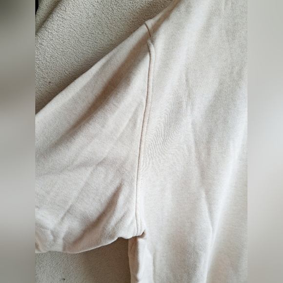 Men's Izod Cream Colored Pull Over Crewneck Sweater - Picture 12 of 12